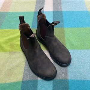 Blundstone 585 Rustic Brown Unisex Chelsea Boots Size Men’s 8.5US/Women’s 10.5US